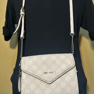 Nine West Crossbody Bag/wallet  White Print Chain Strap w/ Mirror – Minor Stains